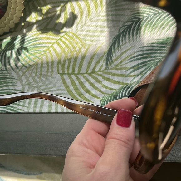 Ray-Ban Classic Brown Sunglasses with Gradient Lenses - Picture 4 of 6